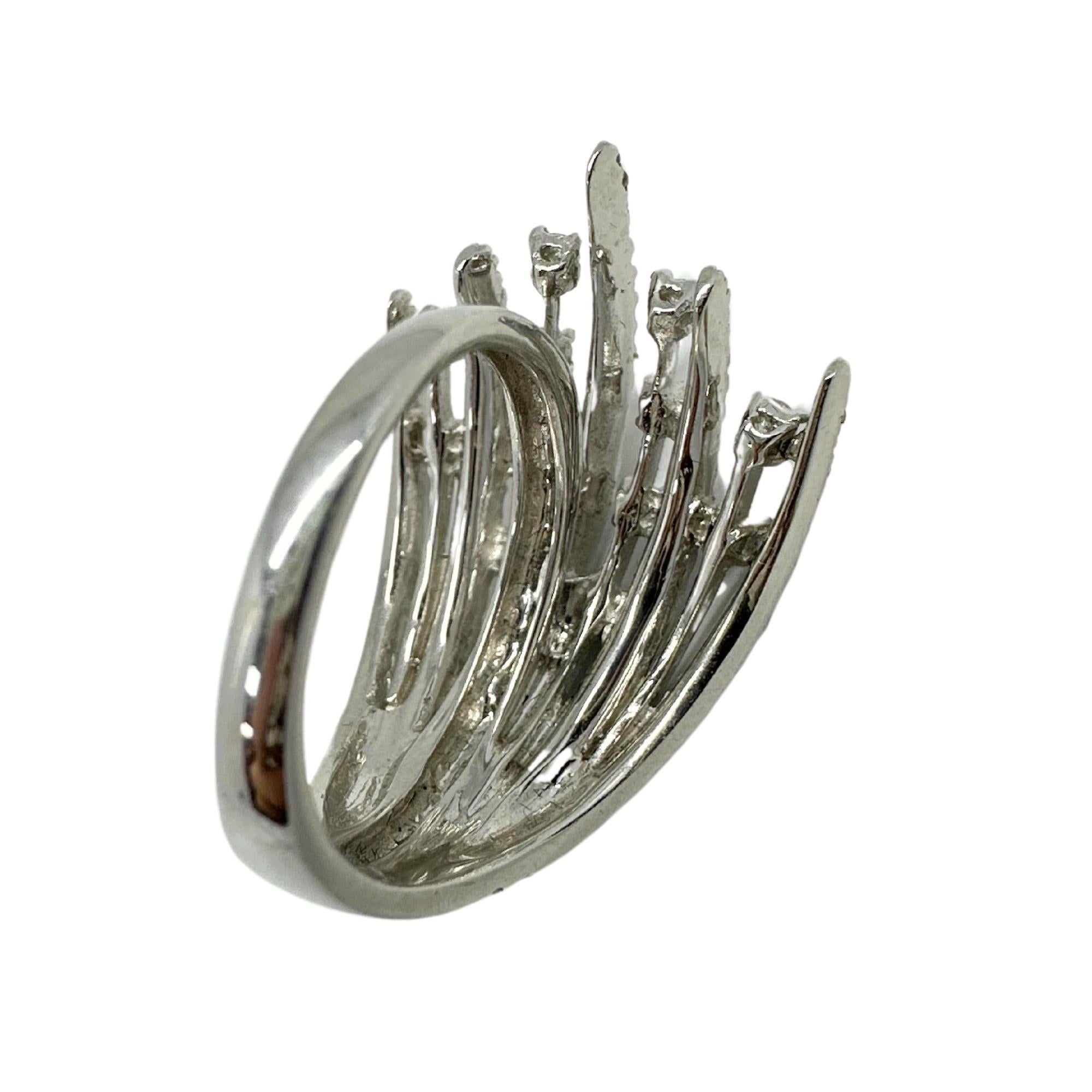 Bague en or blanc 18k avec diamant en vente 1