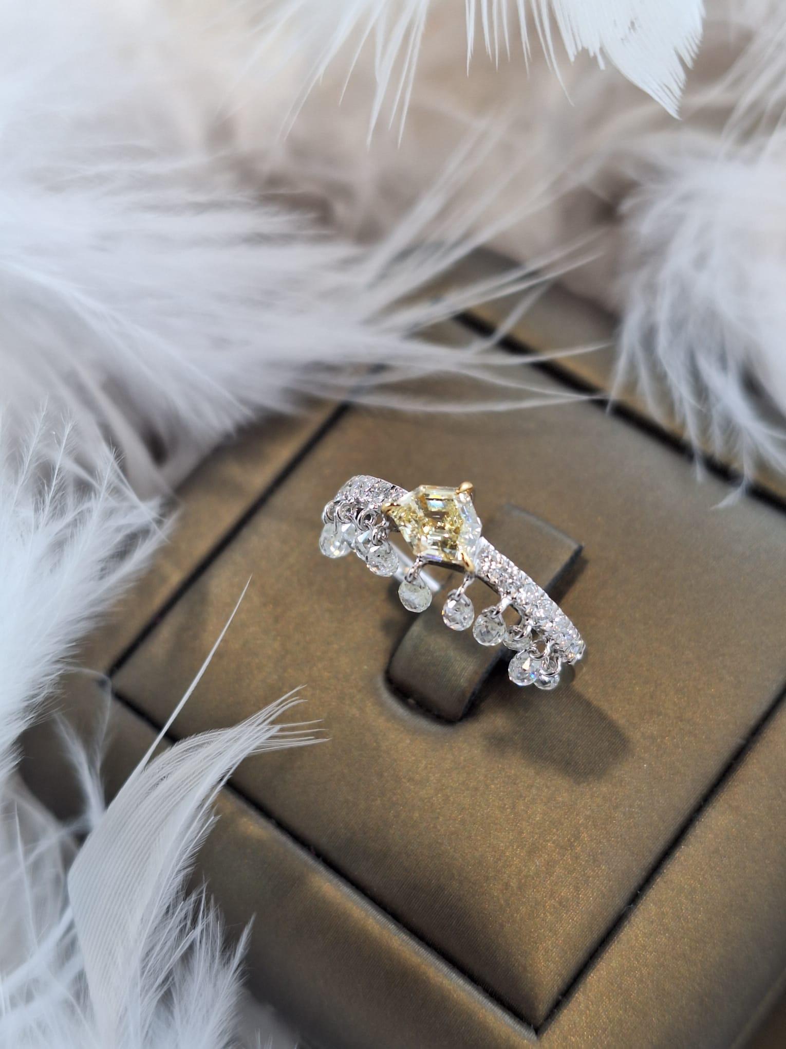 18K White Gold Diamond Ring For Sale 1