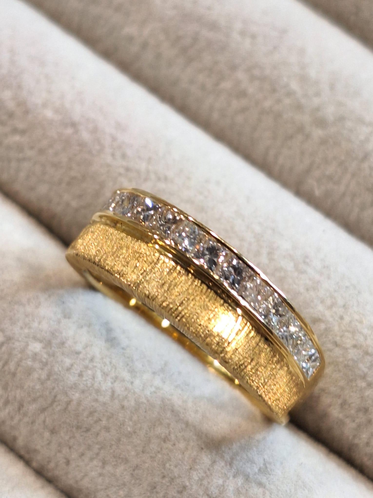 18K White Gold Diamond Ring For Sale 1