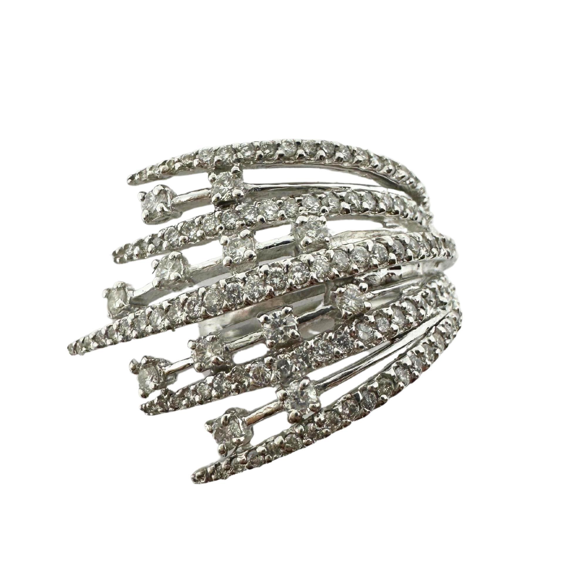 Bague en or blanc 18k avec diamant en vente 2