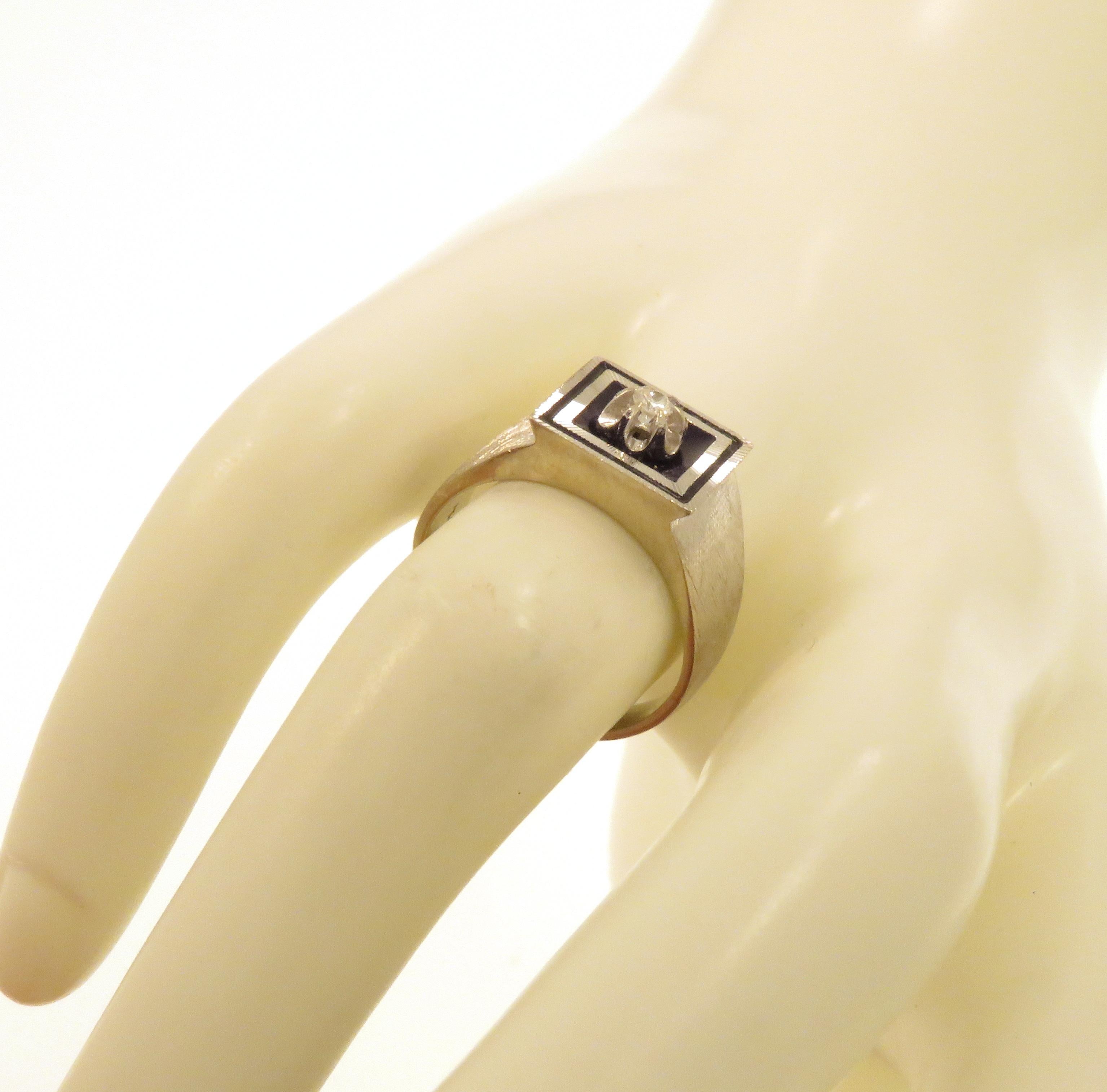 18k White Gold Diamond Ring For Sale 3
