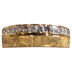 Anillo de diamantes de oro blanco de 18 quilates