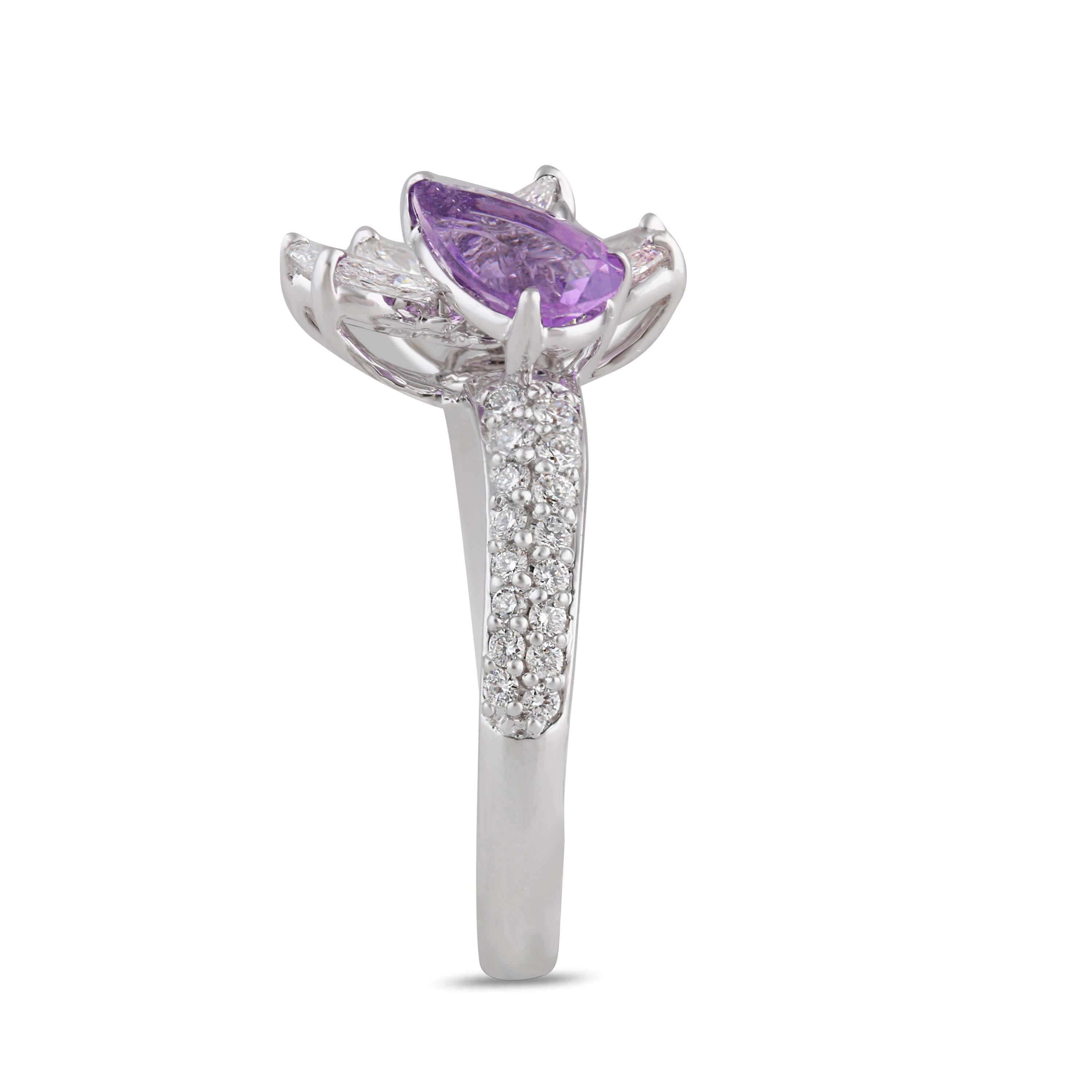 Studio Rêves 18 Karat White Gold Diamond Ring with Amethyst In New Condition For Sale In Mumbai, Maharashtra