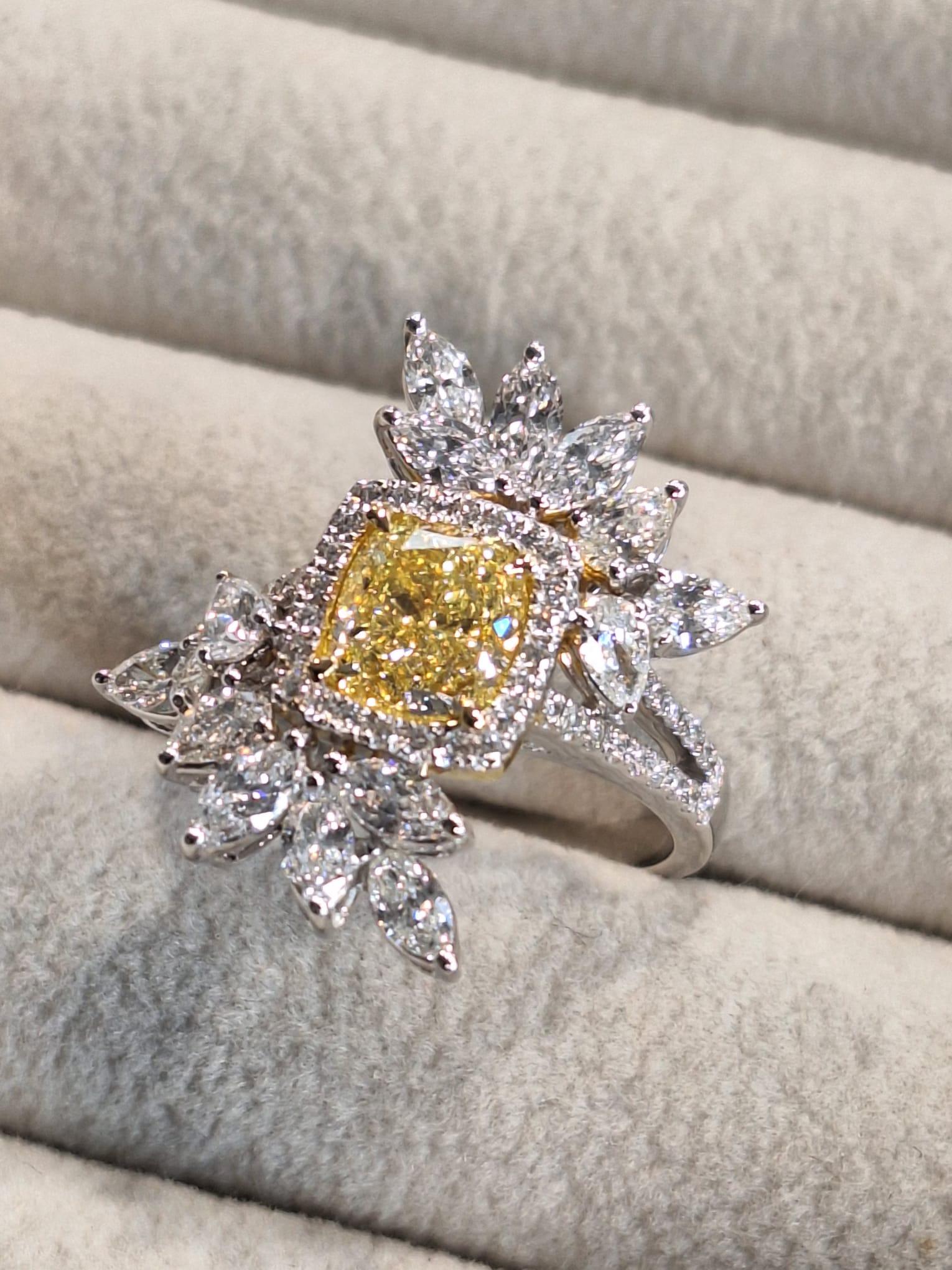18K White Gold Diamond Ring with Fancy Yellow For Sale 5