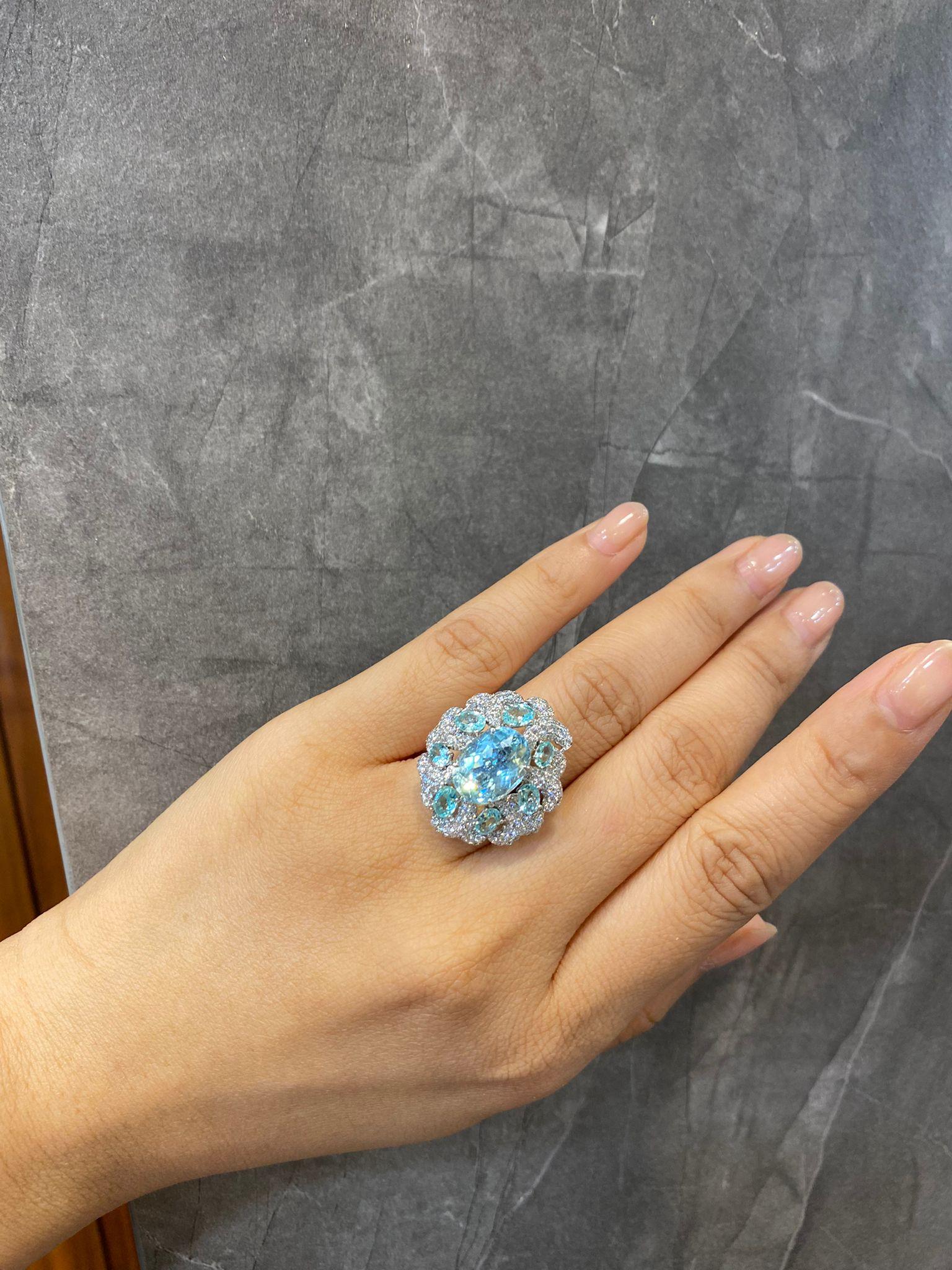 18K White Gold Diamond Ring with Paraiba For Sale 7