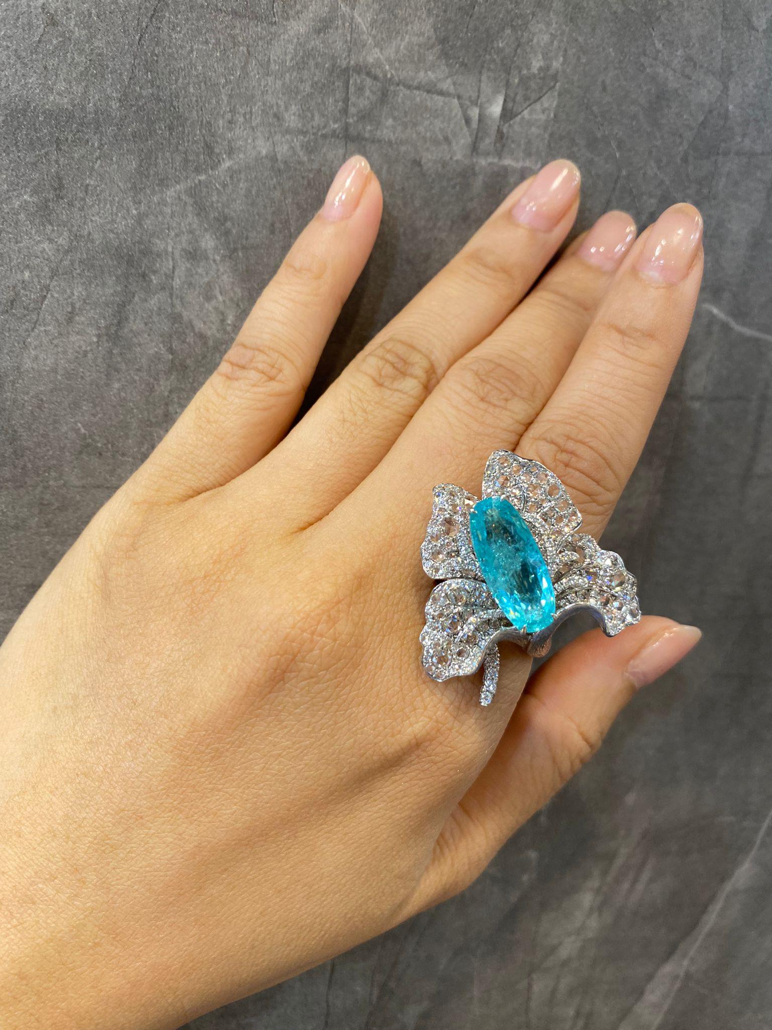 Modern 18K White Gold Diamond Ring with Paraiba For Sale