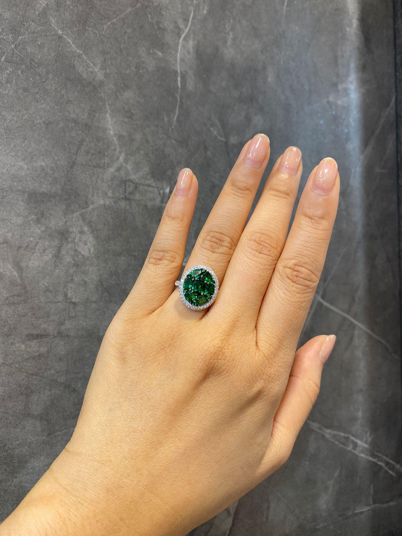 18K White Gold Diamond Ring with Tsavorite For Sale 2