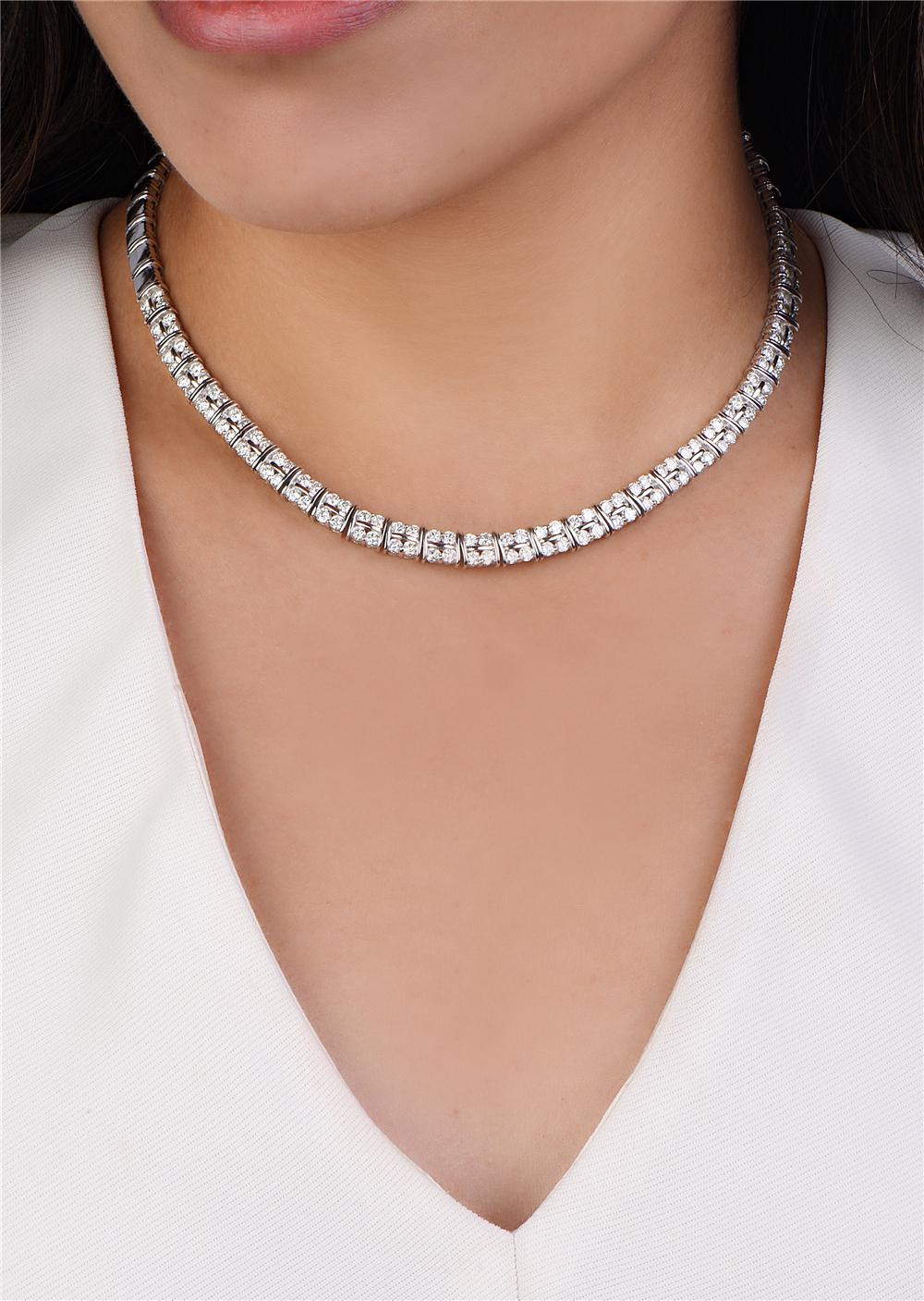 Taille ronde Collier Riviera en or blanc 18 carats et diamants en vente