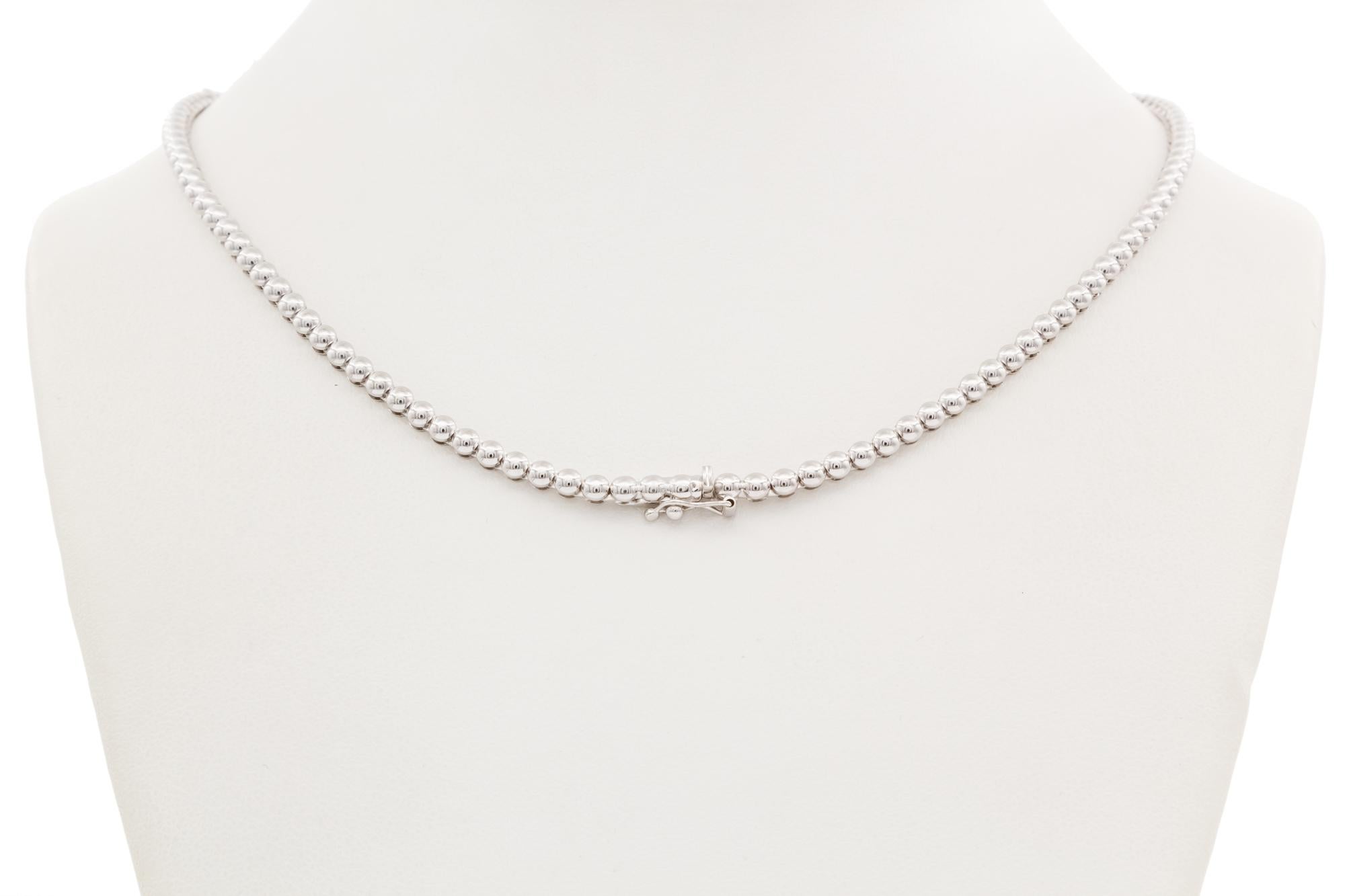 Collier à double goutte en or blanc 18 carats avec diamants et saphirs 5,00 ctw (3,11 ctw) en vente 4