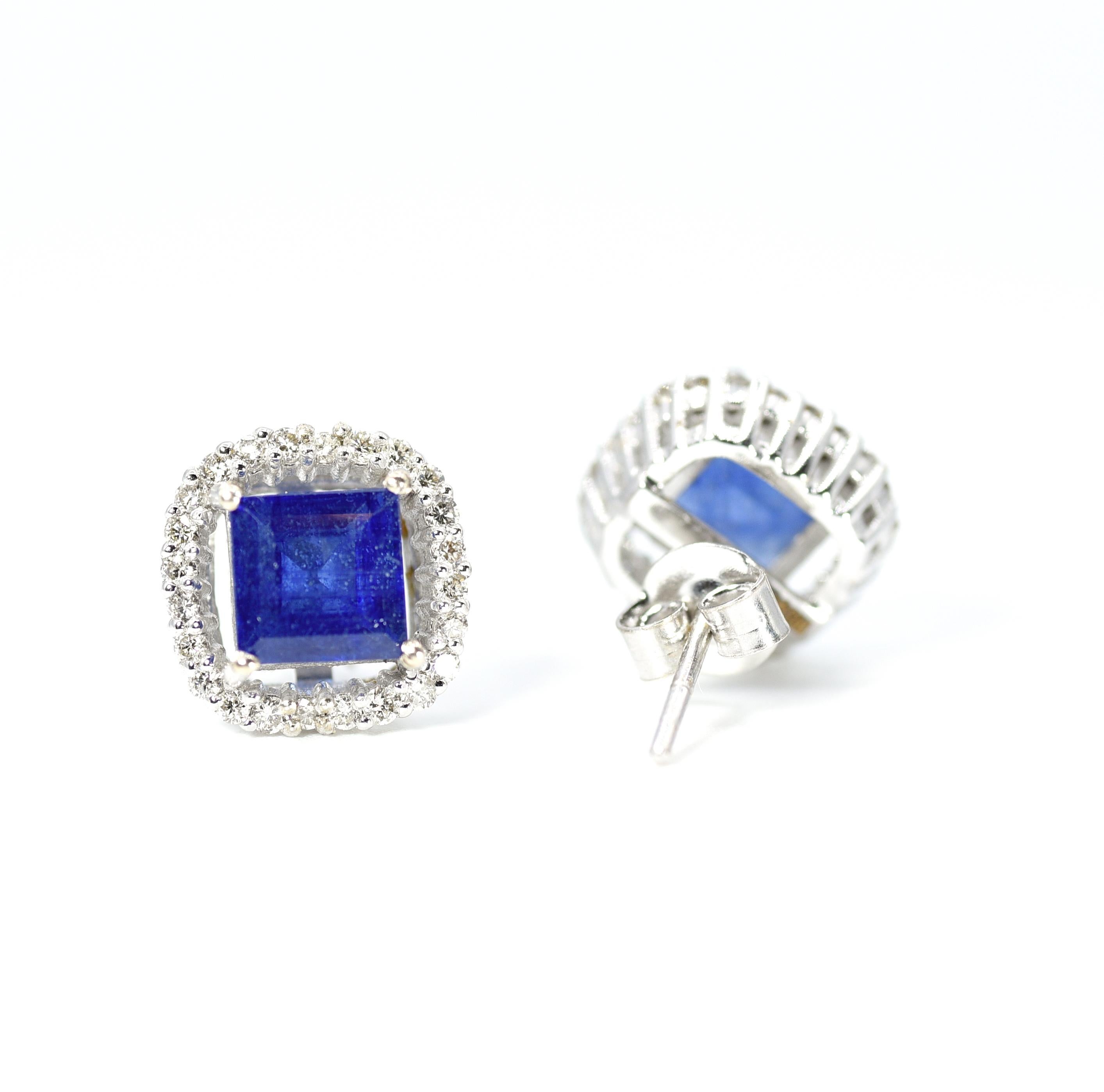 These Diamond studs reflect  an elegant blue color of sapphires which matches every attire. So if you are buying jewelry online, you do not want to miss this pair of earrings! 

Instock
18K White Gold
0.51CT Diamonds
2.56 CT Emeralds
11mm Wide
Ring