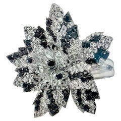 18K white gold Diamond & Sapphire Flower ring.