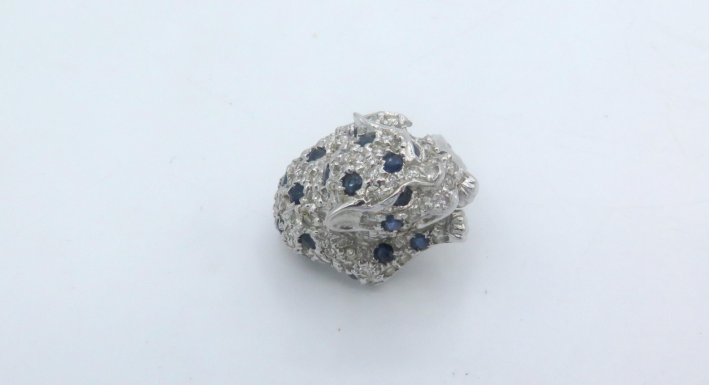 18 Karat White Gold Diamond and Sapphire Panther Stud Earrings In Excellent Condition In West Palm Beach, FL