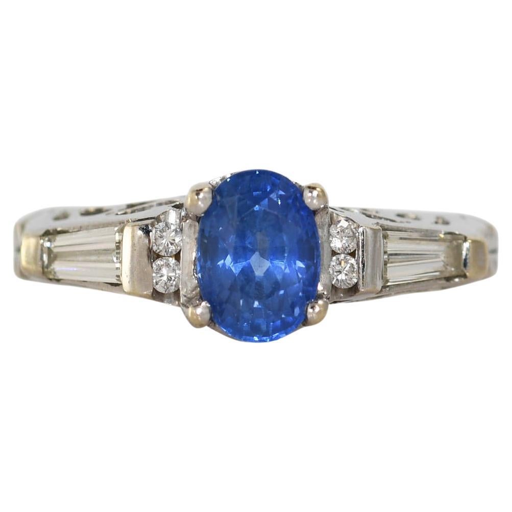 18K White Gold Diamond & Sapphire Ring, 1.12ct Saph, 3.8g For Sale