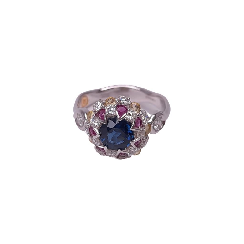 Contemporary 18K White Gold Diamond Sapphire Ring in Aurora Style For Sale