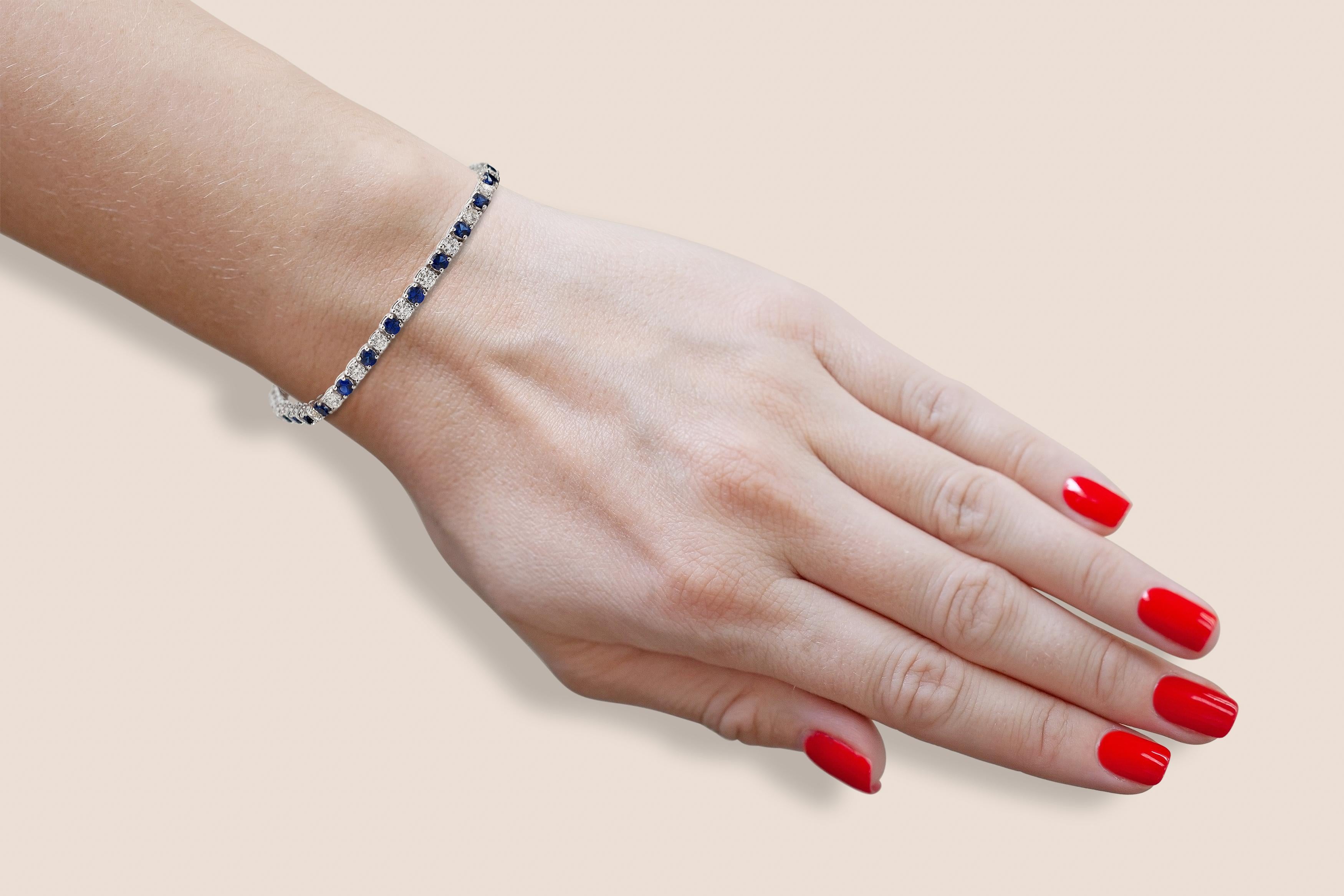 Round Cut 18K White Gold Diamond & Sapphire Tennis Bracelet Tw. 5.54ct For Sale
