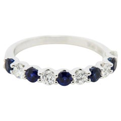 Jonc en or blanc 18K avec diamant et saphir en forme de U