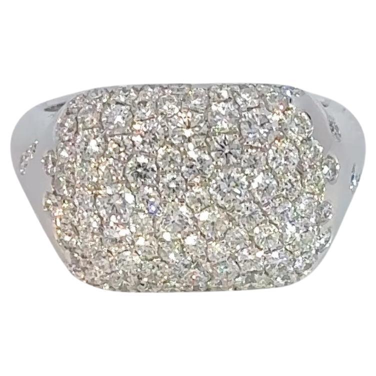 Anillo de sello de oro blanco de 18 quilates y diamantes