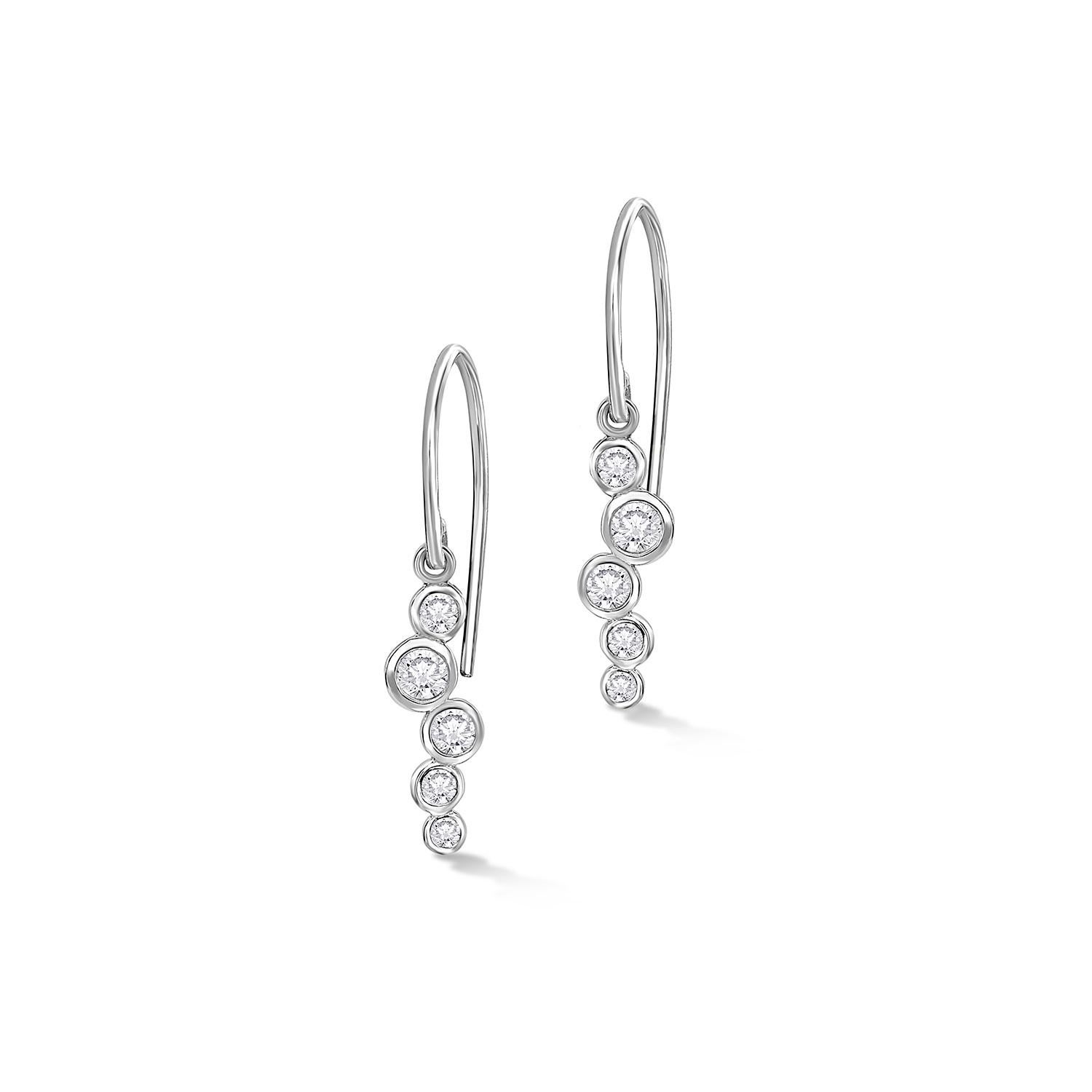 Boucles d'oreilles pendantes en or blanc 18k avec petits diamants en cascade - 0.33ct Pour femmes en vente