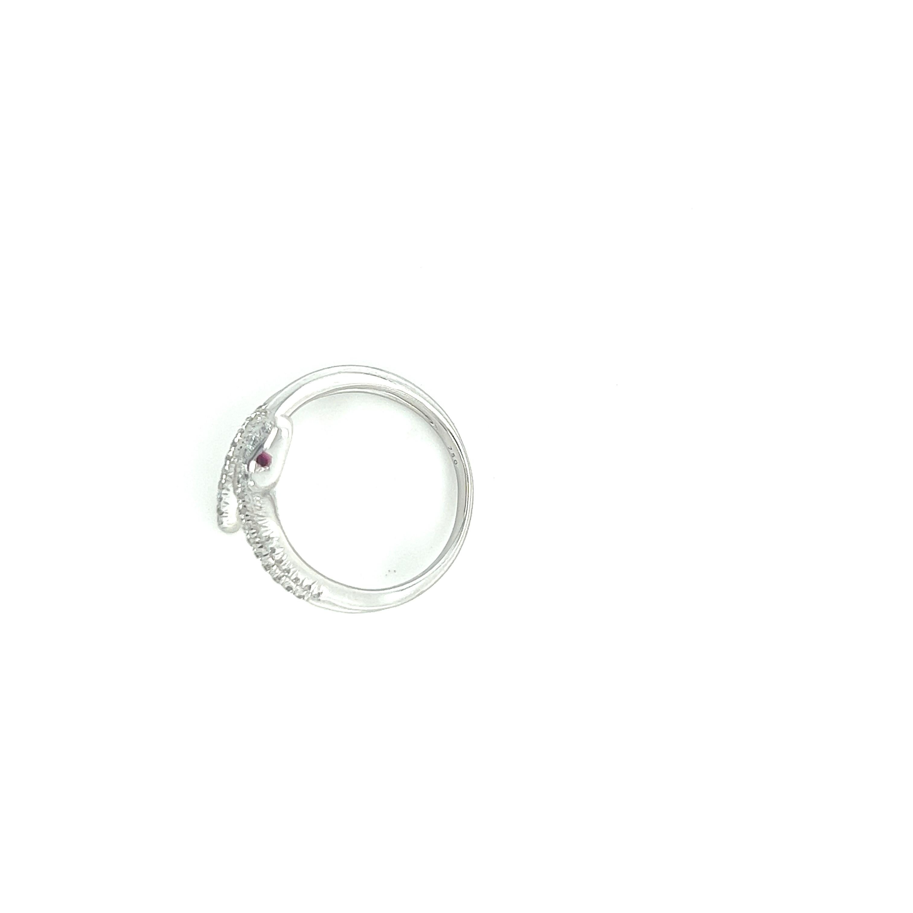 Round Cut 18k White Gold Diamond Snake Ring For Sale