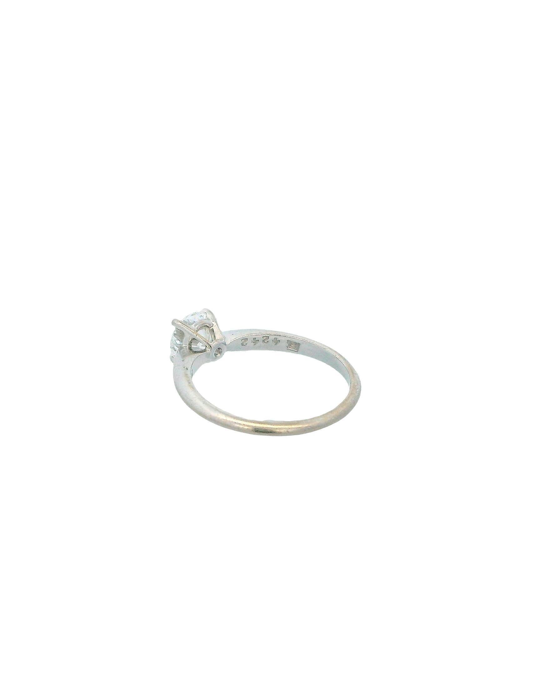 Bague en or blanc 18K avec solitaire en diamant de 0,75 ct par René Kern Bon état - En vente à Great Neck Plaza, NY
