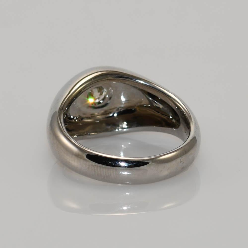 Anillo solitario de diamantes de oro blanco de 18 quilates de Jabel Corte redondo en venta