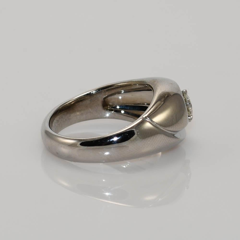 Anillo solitario de diamantes de oro blanco de 18 quilates de Jabel en venta 3