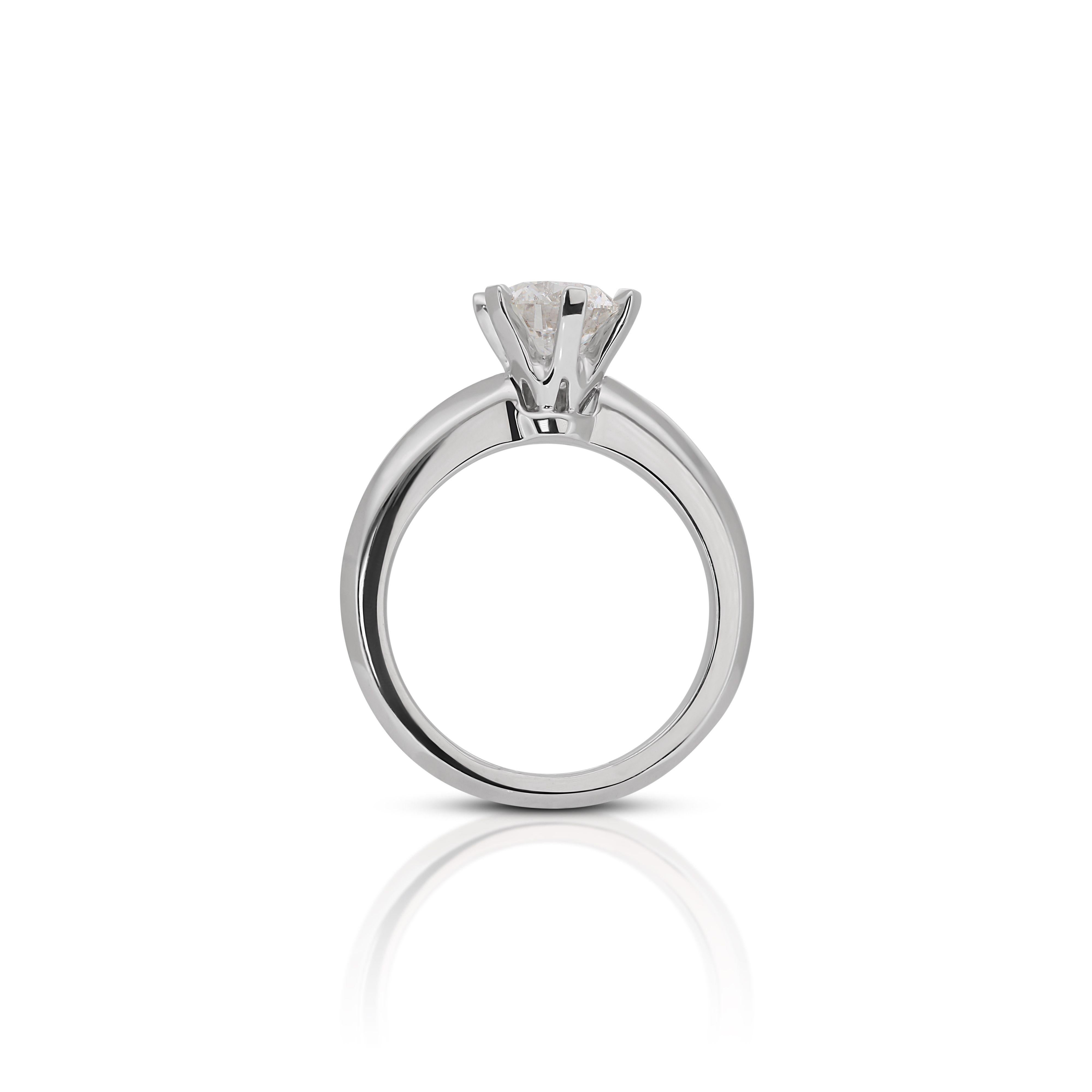 18K White Gold Diamond Solitaire Ring In New Condition For Sale In רמת גן, IL