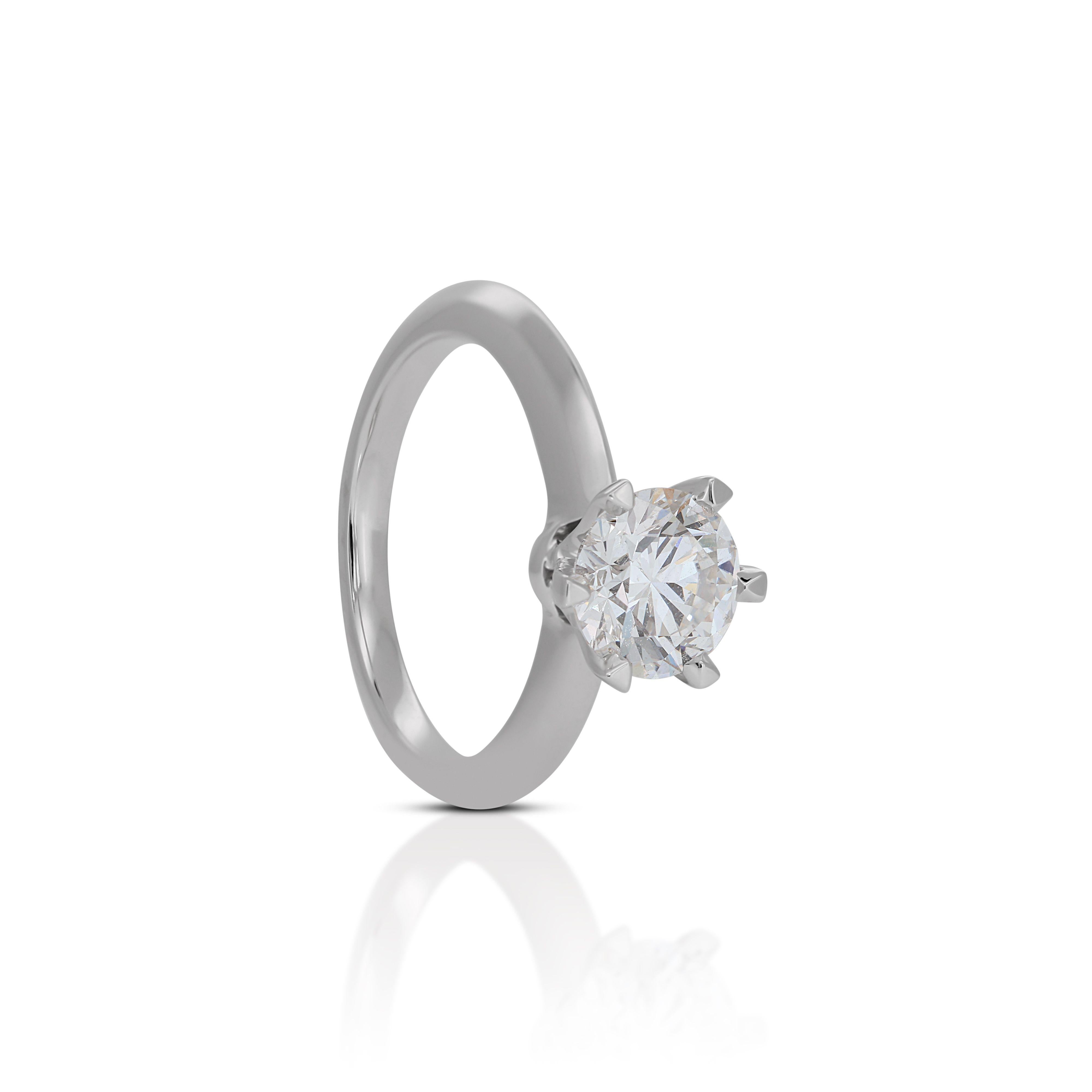 Women's 18K White Gold Diamond Solitaire Ring For Sale