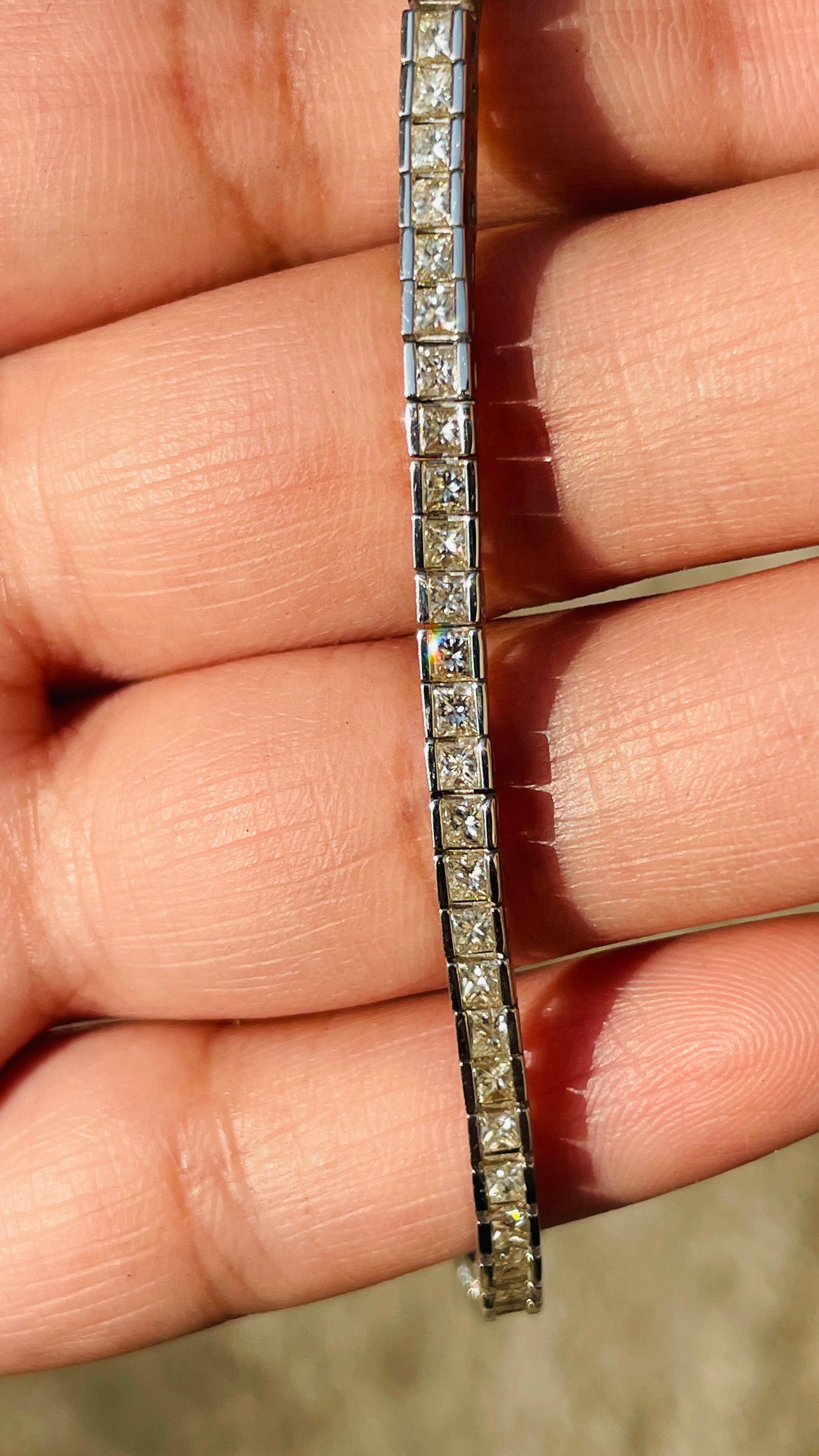 18K White Gold Diamond Square Cut Tennis Bracelet For Sale 4