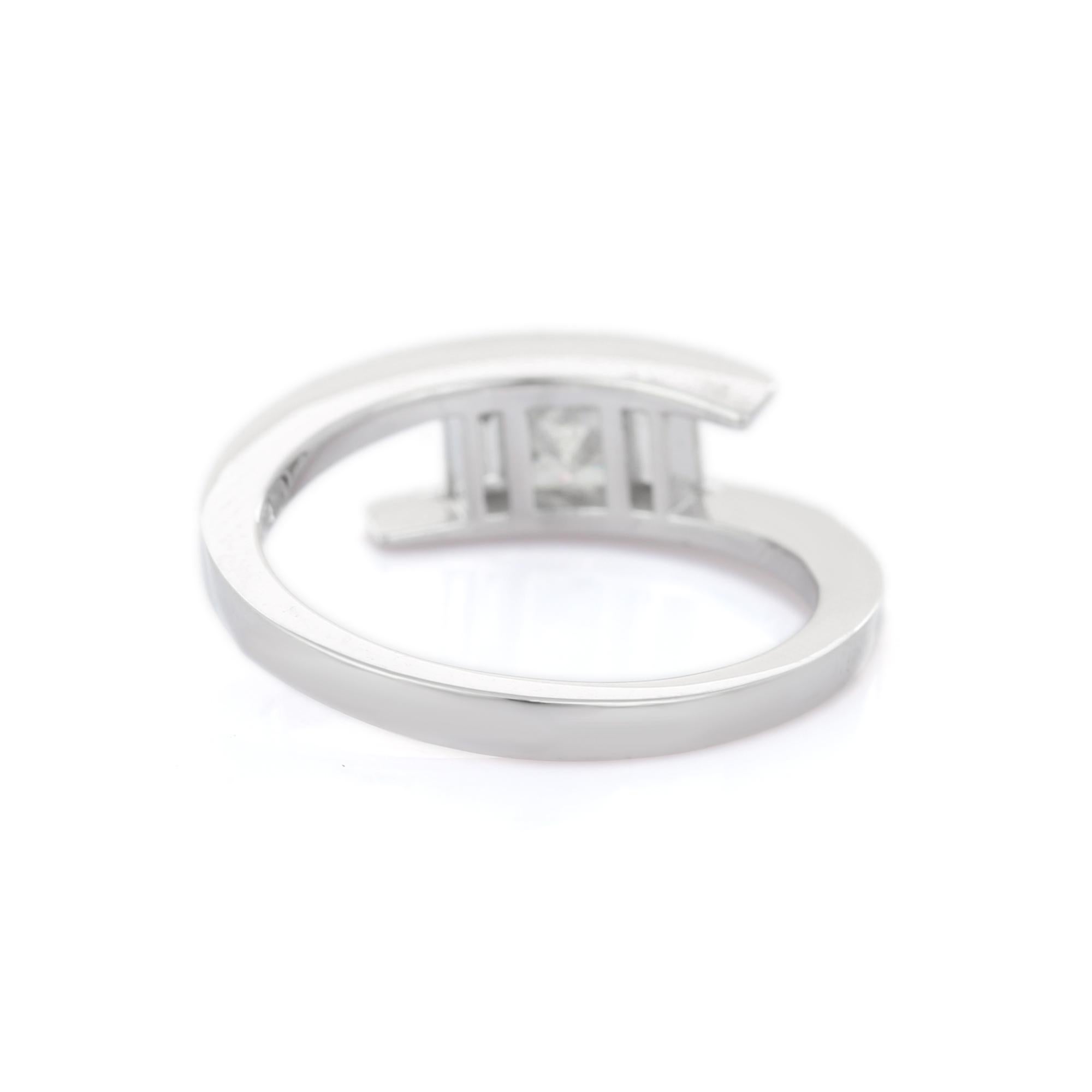 Im Angebot: 18 Karat Weißgold Everyday Diamantring  () 5