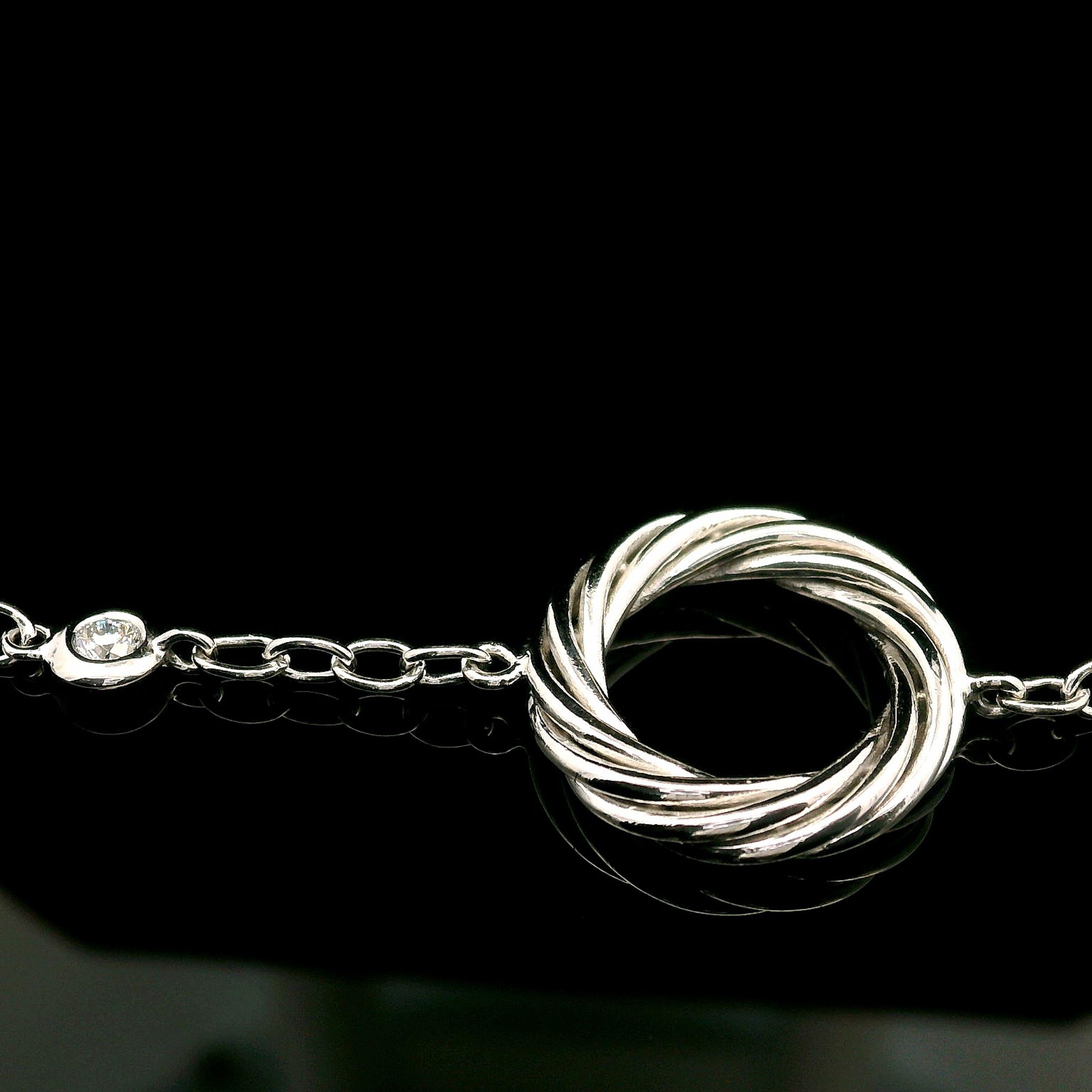 Round Cut 18k White Gold Diamond Station Cable Circle Adjustable Chain Link Bracelet For Sale