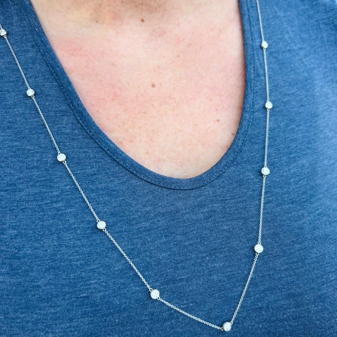 18k White Gold Diamond Station Necklace For Sale 2