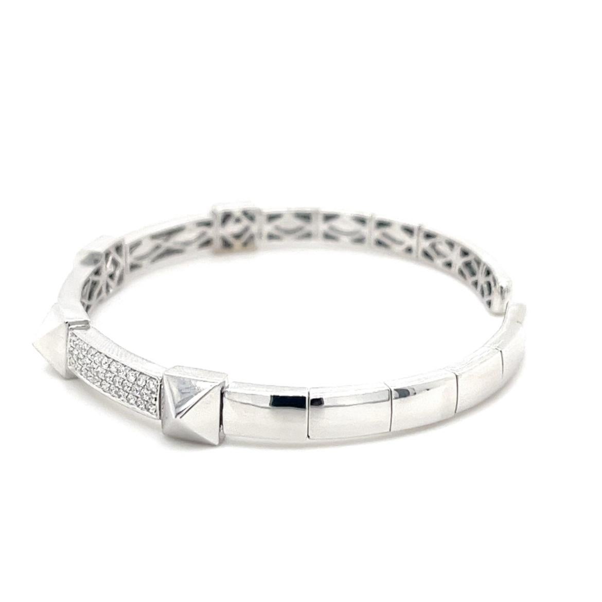 Bracelet Streamlined en or blanc 18K avec diamants

Or blanc 18K - 11.92 GM
102 diamants - 0,76 CT

Le bracelet en or blanc 18 carats dégage une élégance et une sophistication intemporelles. Fabriqué avec les matériaux les plus nobles, il présente