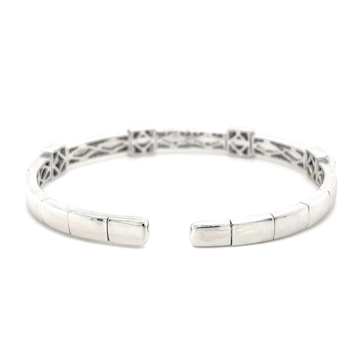 Moderne Bracelet Streamlined en or blanc 18K avec diamants en vente