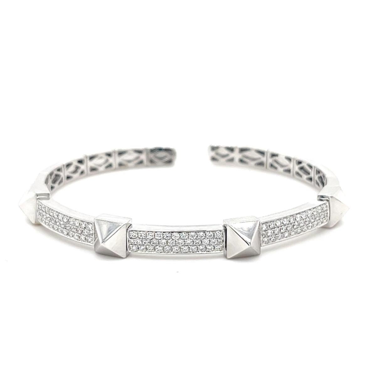 Taille ronde Bracelet Streamlined en or blanc 18K avec diamants en vente
