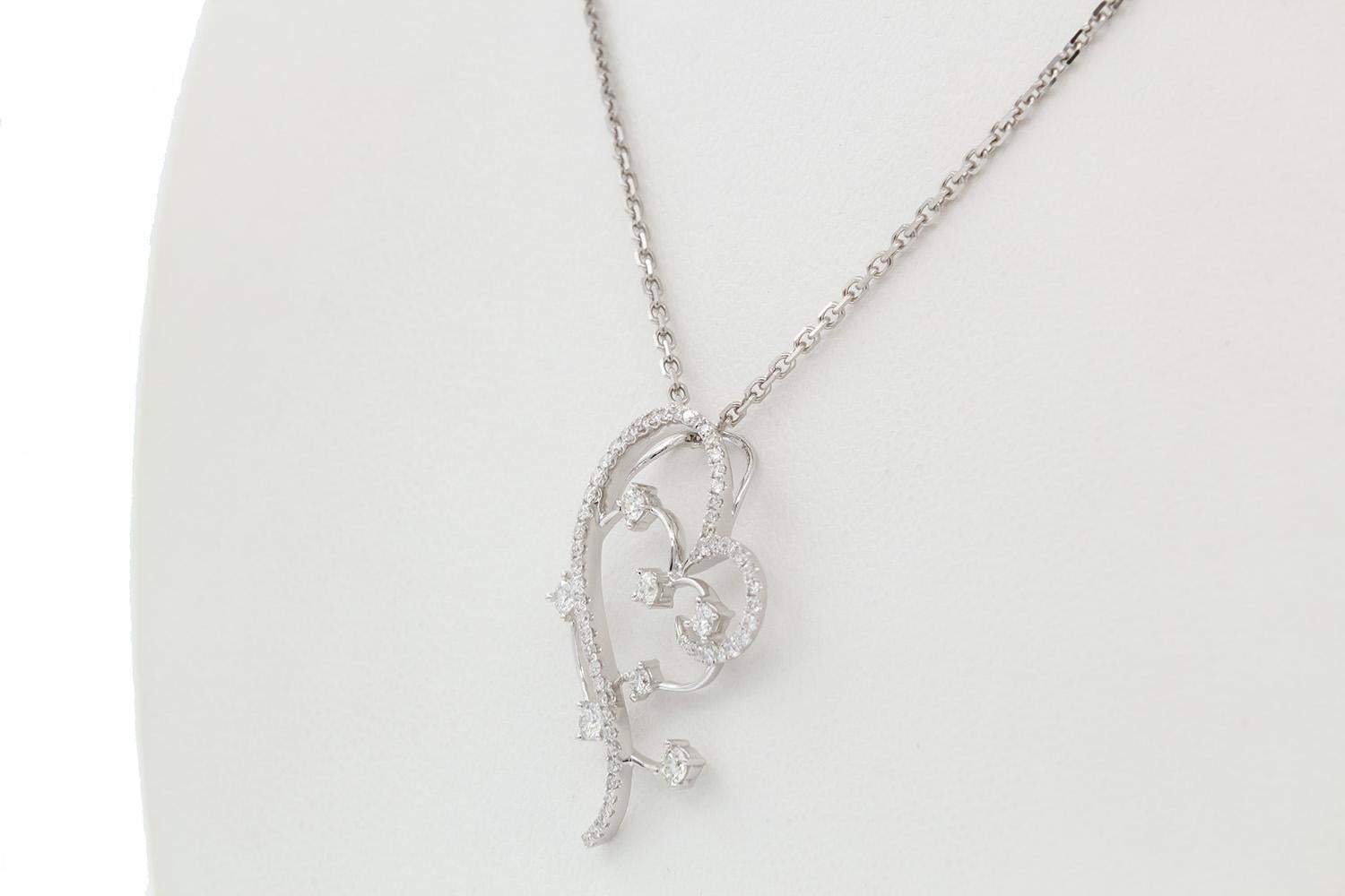 18k White Gold & Diamond Sweeping Heart Silhouette Pendant Necklace In Excellent Condition For Sale In Tustin, CA