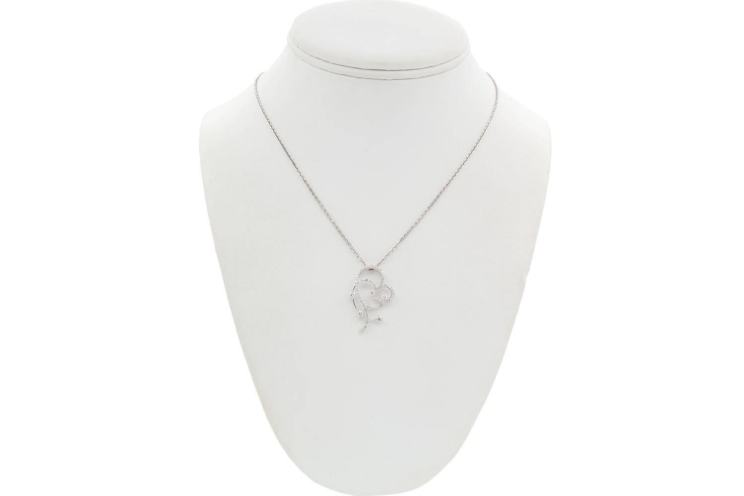 18k White Gold & Diamond Sweeping Heart Silhouette Pendant Necklace For Sale 1