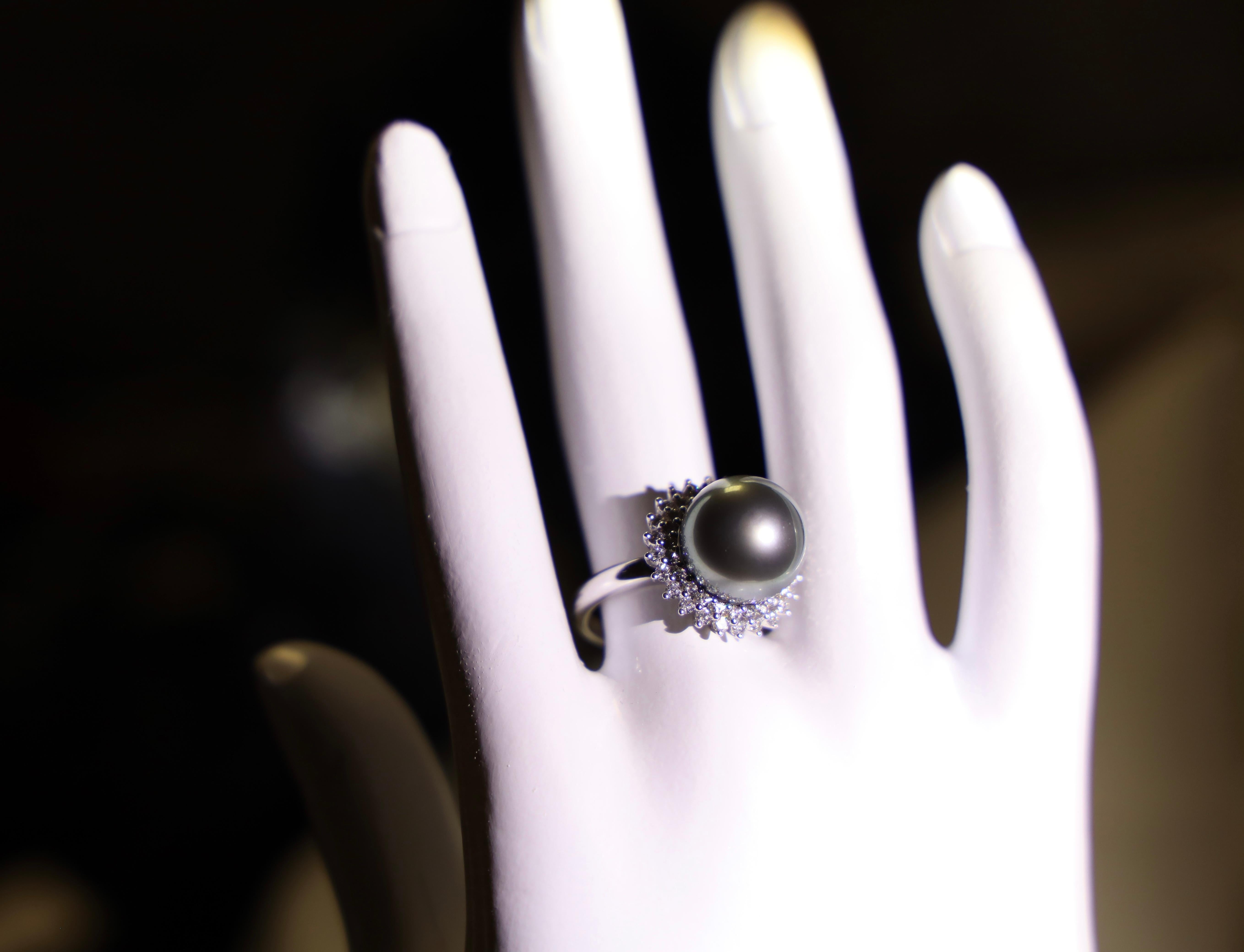 Modern 18K White Gold Diamond & Tahiti Pearl Ring For Sale