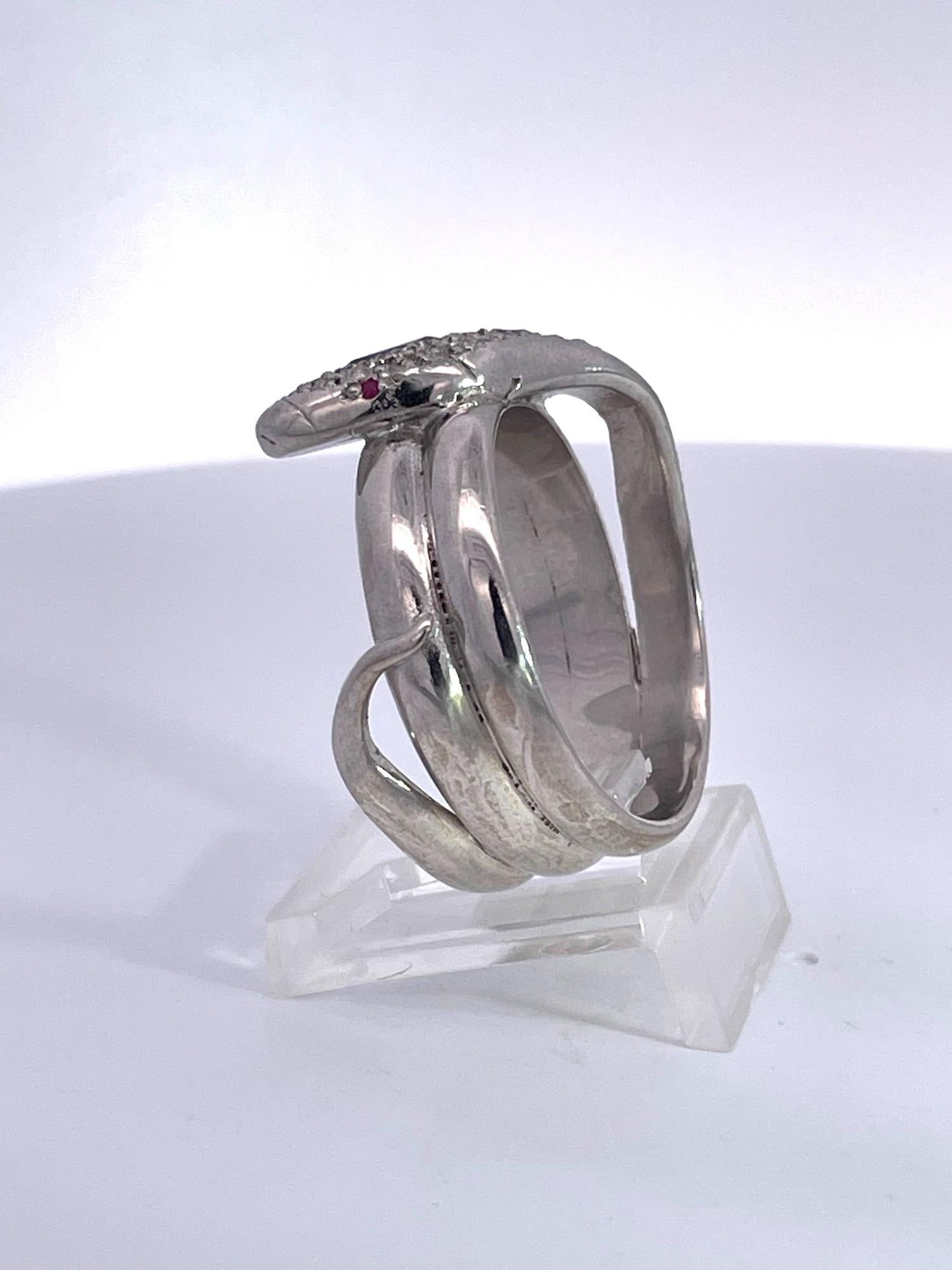 18K White Gold Diamond Tanzanite Head Snake Ring For Sale 1