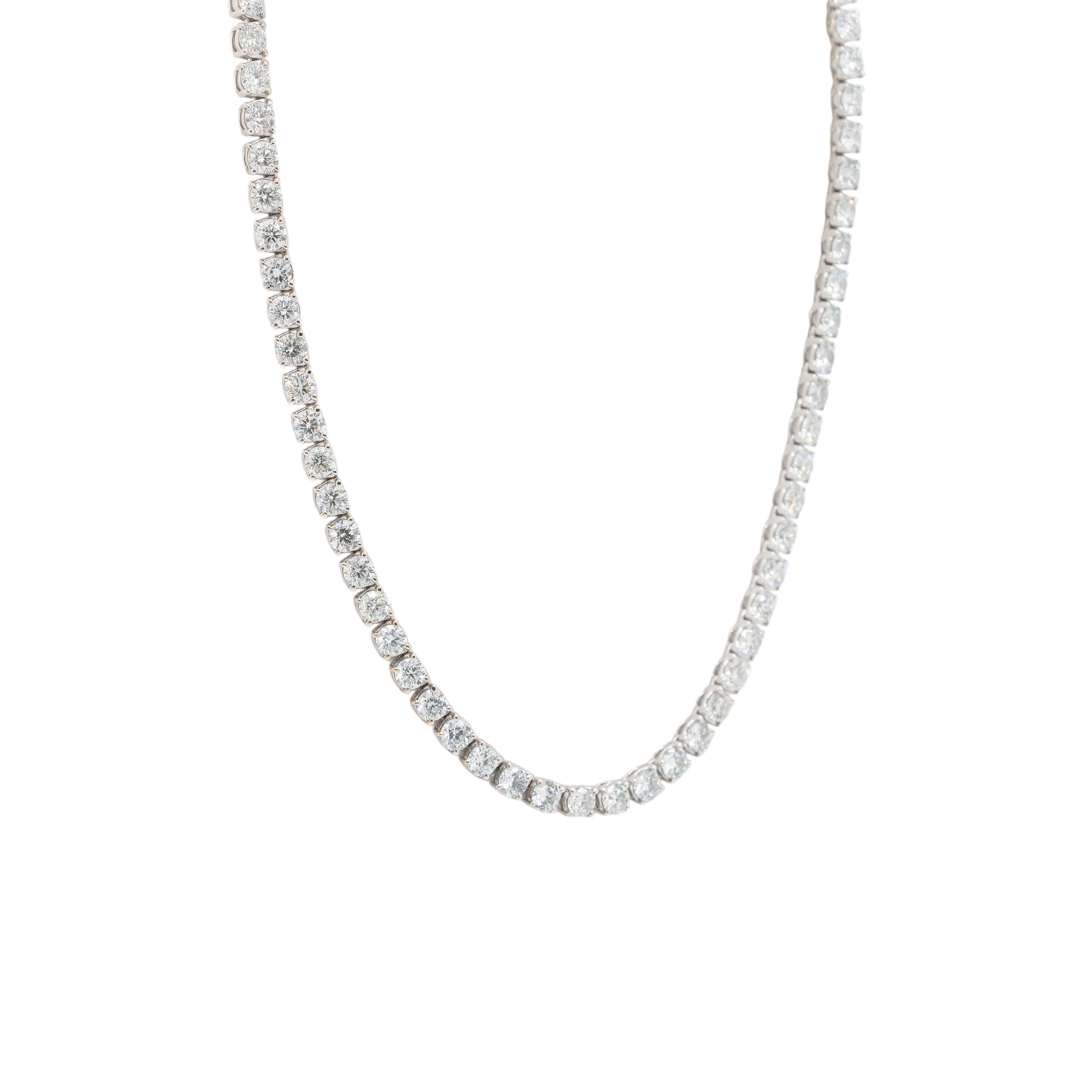 18k White Gold Diamond Tennis Necklace For Sale 1