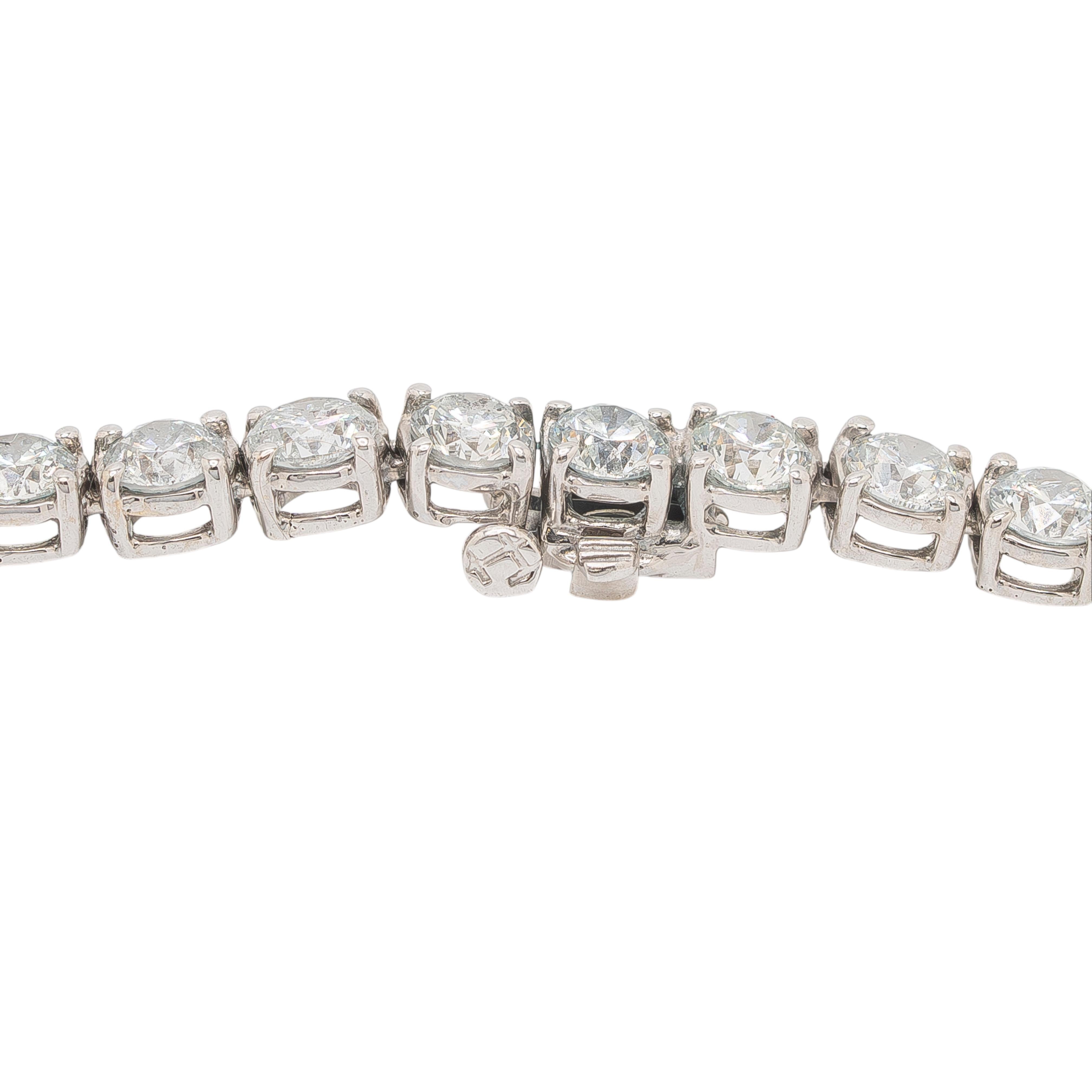 18k White Gold Diamond Tennis Necklace For Sale 2