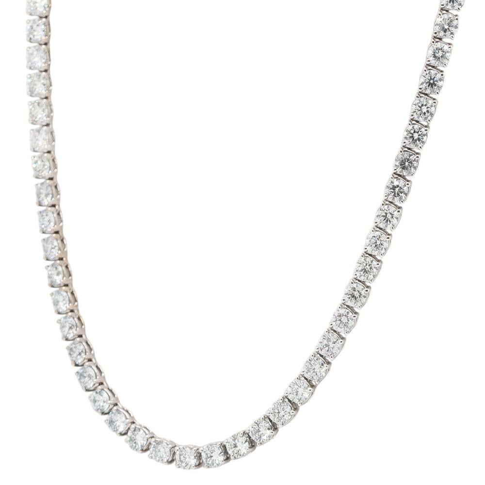 18k White Gold Diamond Tennis Necklace In New Condition For Sale In Boca Raton, FL