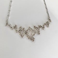 18 Karat Weißgold Diamant-Halskette mit „V“-Fassung