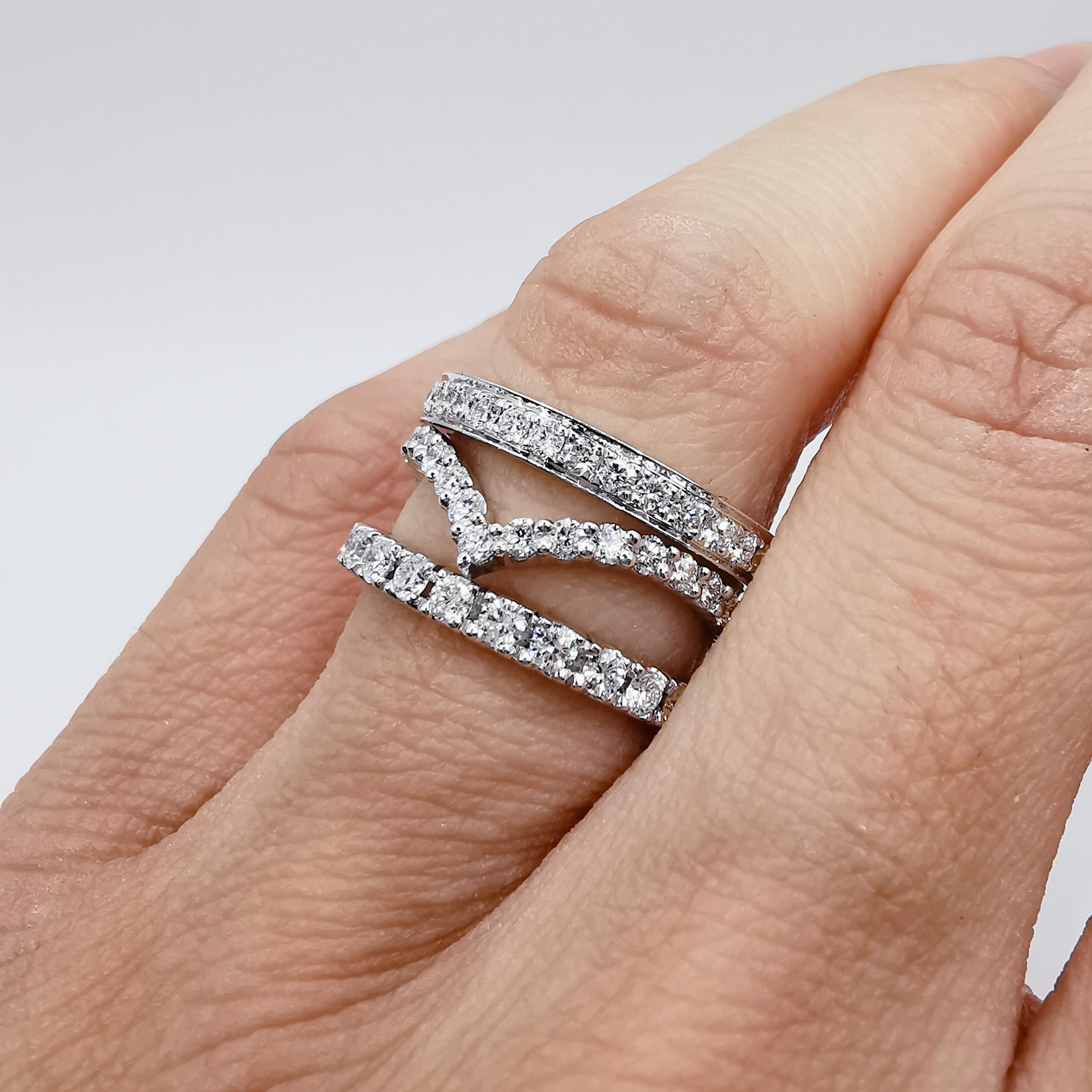 Im Angebot: 18 Karat Weißgold Diamant V-förmiger Wishbone Halb-Eternity-Ring, Hochzeitsring, Stapelring () 12