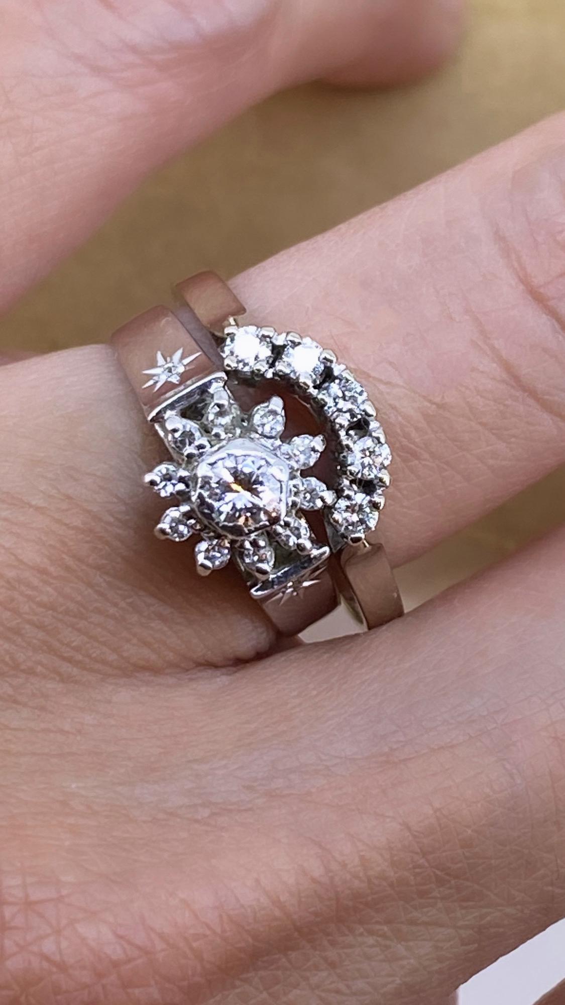 Alianza de boda de oro blanco de 18 quilates y diamantes: Anillo de Diamantes Margarita y Alianza de Diamantes en Forma de U Corte redondo en venta