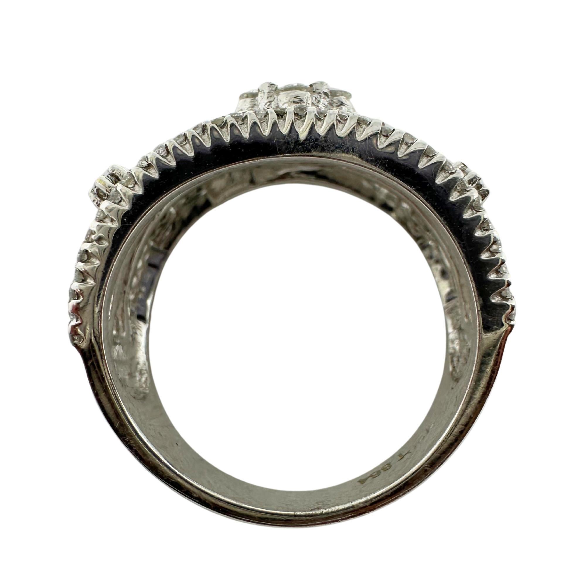 Anello a fascia larga con diamante in oro bianco 18 carati in vendita 5