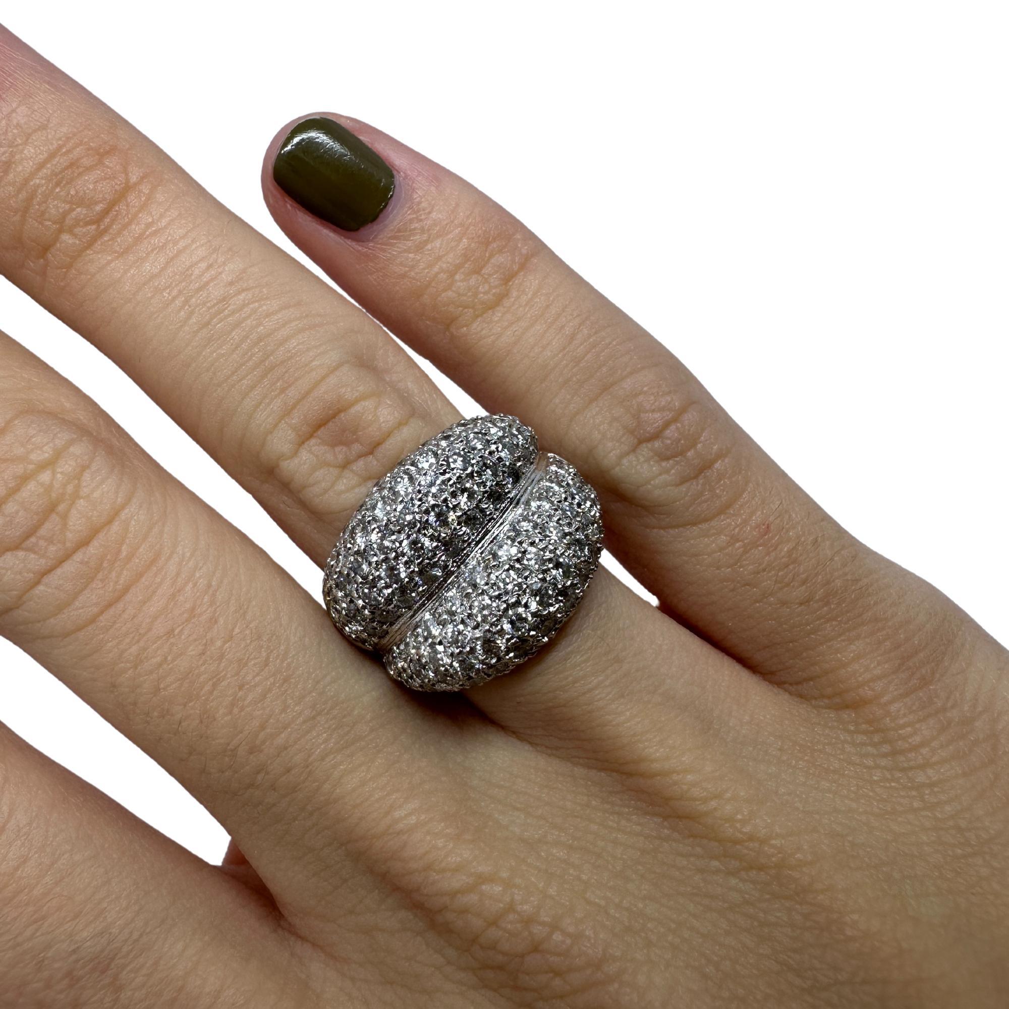 Round Cut 18k White Gold Diamond Wide Band Ring For Sale