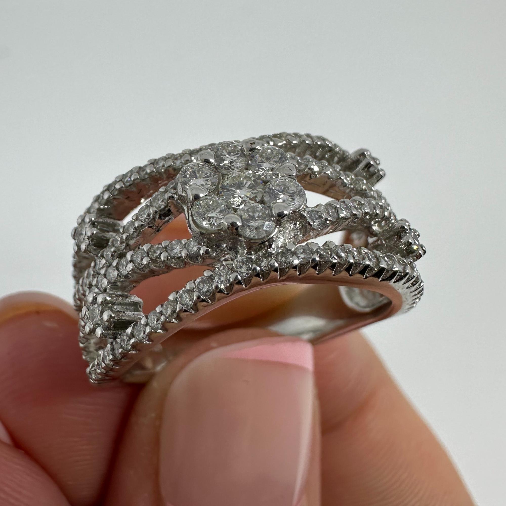 Donna Anello a fascia larga con diamante in oro bianco 18 carati in vendita