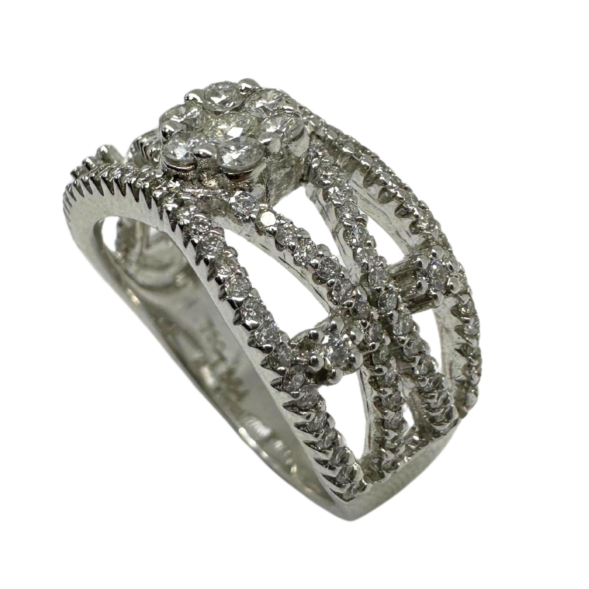 Anello a fascia larga con diamante in oro bianco 18 carati in vendita 1