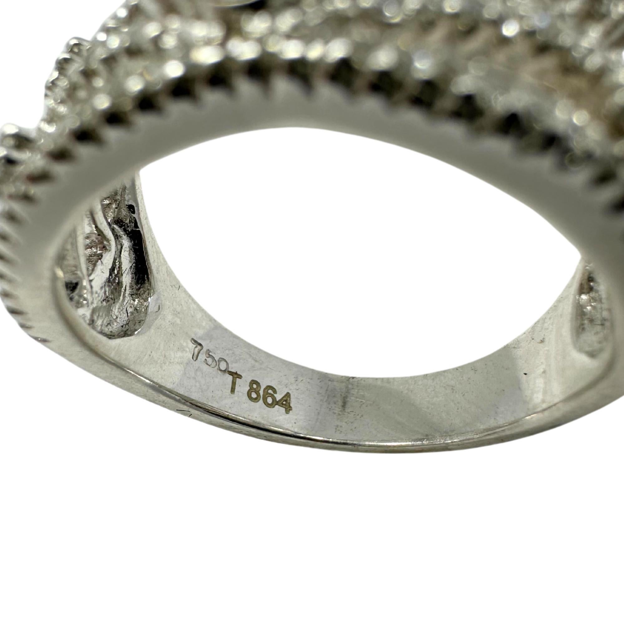 Anello a fascia larga con diamante in oro bianco 18 carati in vendita 2